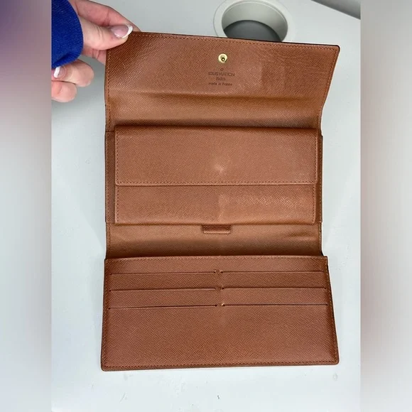 Louis Vuitton International Wallet - Picture 9 of 14